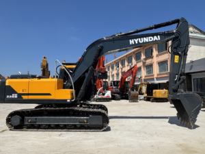 รถขุดตีนตะขาบฮุนได HX220S ใหม่เอี่ยม ขนาด 22 ตัน รุ่นปี 2023 บุ้งกี๋ 0.92 เมตร พร้อมมอเตอร์ เครื่องยนต์ เกียร์ ลูกปืน มีสินค้าในสต็อก - Product Image 2