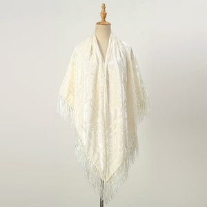 Écharpe carrée oversize pour femme, broderie rose, 140 cm, châle de protection solaire hiver, style ethnique, pompons, logo, pour l'extérieur - Product Image 6