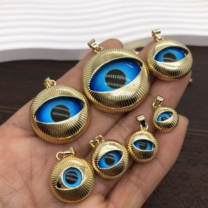 Nuovo Ciondolo a Forma di Cuore Striato con Occhio del Diavolo Placcato in Oro Rame - Product Image 5