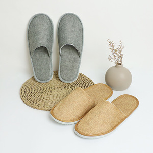 Échantillon gratuit de chaussons roses Chaussons en coton pour hommes et femmes Chaussons de maison lavables - Product Image 2