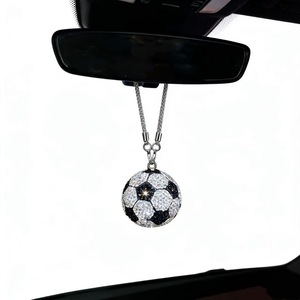 Adorno Colgante para Coche con Diamantes de Imitación, Diseño de Balón de Fútbol, Atrapasoles para Espejo Retrovisor, Decoración para Coche, Venta al por Mayor - Product Image 5