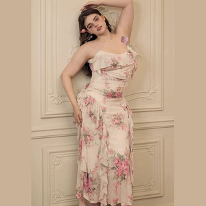 Elegante Abito Lungo Monospalla con Motivi Floreali, Delicati Volant e Stampa Romantica, Vestito da Donna a Vita Alta - Product Image 3