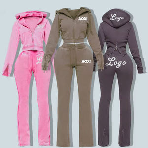 Tuta Sportiva Personalizzata da Donna Stile Y2K con Pantaloni a Zampa, Felpa con Zip e Applicazioni Ricamate, Completo Sportivo a 2 Pezzi - Product Image 2