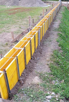 Panneau de contreplaqué jaune écologique en pin imperméable 3 plis 21 mm/27 mm pour la cuisine et la construction