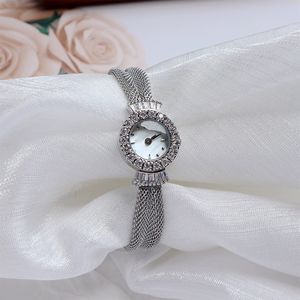 2025 थोक टास्सेल मेश स्ट्रैप फैंसी महिलाएं विंटेज डिजाइन फैशन महिला ब्रेसलेट वॉच गिफ्ट सेट - Product Image 4