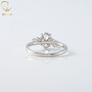 Anillo de Compromiso de Plata 925 con Diamantes de Moissanita de Corte Oval y Marquise, Anillo de Cinco Piedras, Anillo de Boda para Mujer - Product Image 5