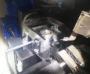 Machine d'affûtage automatique de lames de <span class=keywords><strong>scie</strong></span> <span class=keywords><strong>circulaire</strong></span> TCT CNC de haute précision avec moteur et roulement |   Face et côté des lames de <span class=keywords><strong>scie</strong></span> TCT - Product Image 3