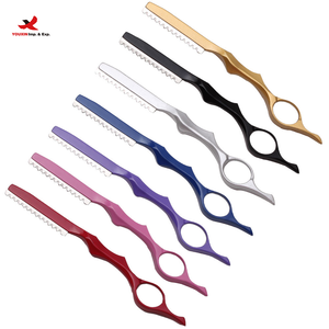 Rasoir de sécurité en acier carbone à lame simple droite, avec manche en caoutchouc, pour droitiers, HQ Mixed Proc Discount Hair Cutter - Product Image 1