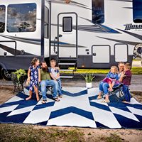 Tapis de plage en PP tissé, épais, imperméable, personnalisé avec logo, pour les voyages en plein air, les pique-niques, en peluche