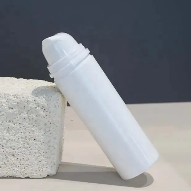 2023ミルキーホワイトPP素材品質複数モデルエアレスポンプボトルポータブル化粧品包装容器エッセンス