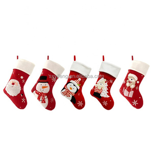 Calcetines Navideños Rojos de Gran Tamaño con Diseño Personalizado, Bordado, de Poliéster, para Colgar en la Chimenea, con Muñeco de Nieve y Santa Claus, Regalo de Navidad - Product Image 2
