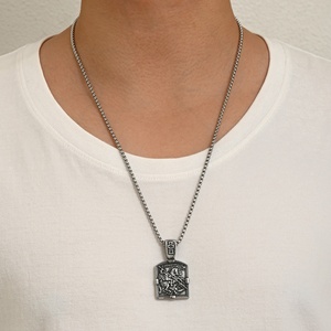 Collar con Colgante <span class=keywords><strong>de</strong></span> Escudo <span class=keywords><strong>de</strong></span> Caballero Retro para Hombre, Cadena <span class=keywords><strong>de</strong></span> <span class=keywords><strong>Acero</strong></span> Inoxidable Sólido, Accesorio Masculino Clásico para Uso Diario, Venta al Por Mayor - Product Image 4