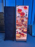 Display LED per Poster 8K HDR10+ con Garanzia di 5 Anni, P1.86, Luminosità 1000cd, Adobe RGB 98%, Personalizzabile per Pubblicità