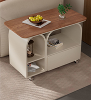 Table basse vintage italienne de luxe en marbre et acier avec rangement, canapé d'angle mobile crème, meuble d'appoint pour appartement et maison
