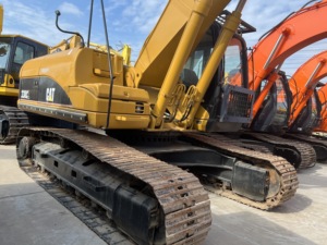 A Used Second-hand Excavator <b>Earth</b>-<b>moving</b> <b>Machinery</b> Cat 330CL of Sale - Product Image 2