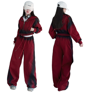 Conjunto Deportivo de 2 Piezas para Niñas, Personalizado OEM, en Poliéster y Algodón, Estilo Casual para el Día a Día, para la Escuela y el Juego - Product Image 2