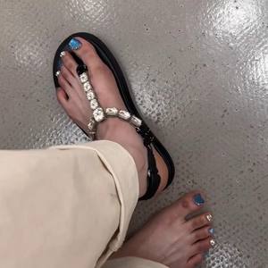 Nuevas Sandalias Planas de Cuero Genuino para Mujer 2026, Estilo Romano, Punta Redonda, con Hebilla y Diseño Calado Francés - Product Image 4