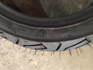 Neumático de <span class=keywords><strong>Scooter</strong></span> sin Cámara de Goma Nuevo al por Mayor, Carcasa 130/70 12 130/60-13 120/70-12, Neumáticos de Motocicleta para Fabricación - Product Image 4