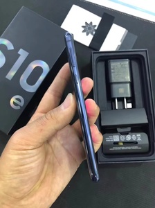 Smartphone Sam Gala <span class=keywords><strong>S10e</strong></span> 4G 99% Neuf Original - Écran AMOLED Dynamique 5.8 pouces, Lecteur d'empreintes digitales latéral, IP68, Charge sans fil, Version Globale - Product Image 2