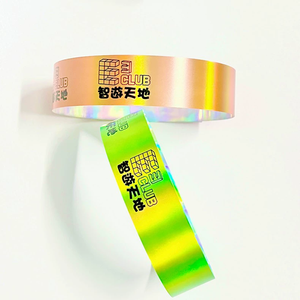 Bracelet en vinyle jetable personnalisé Promo événement holographique résistant à la déchirure identification sécurisée billet <span class=keywords><strong>de</strong></span> <span class=keywords><strong>concert</strong></span> entrée VIP - Product Image 1