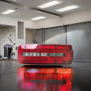 Feu arrière LED 24V rouge avec clignotant et feu stop pour remplacement de camion - Product Image 3