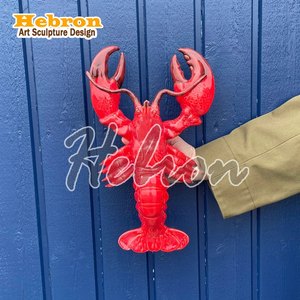 Escultura de Langosta y Camarón de Resina Grande para Exteriores, Arte Callejero Urbano Navideño, Hecha a Mano y Pintada a Mano - Product Image 1