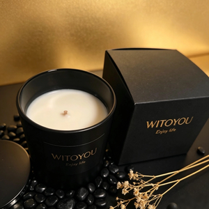 เทียนหอมกลิ่นหอมในขวดแก้วสีดำด้านแบบกำหนดเองจาก Witoyou Wholesale ปราศจากพาราฟิน พร้อมฝาโลหะสีทองและโลโก้สีทอง เหมาะสำหรับเป็นของขวัญ - Product Image 3