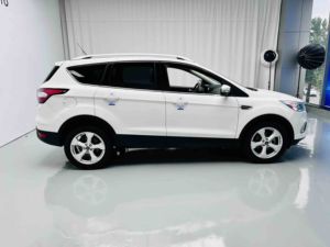 Stock important de <span class=keywords><strong>Ford</strong></span> <span class=keywords><strong>Kuga</strong></span> <span class=keywords><strong>EcoBoost</strong></span> 180 d'occasion vérifiés en Chine, avec grand coffre extensible et vitres électriques, SUV polyvalent pour le transport quotidien - Product Image 5