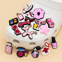 Breloques décoratives tendance Y2K pour chaussures, motif fleur rose, rouge à lèvres, appareil photo, patins à roulettes, pour la décoration de sandales pour femmes