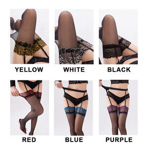 Bas à bretelles en soie noire sexy avec dentelle bicolore soyeuse et brillante - Product Image 2