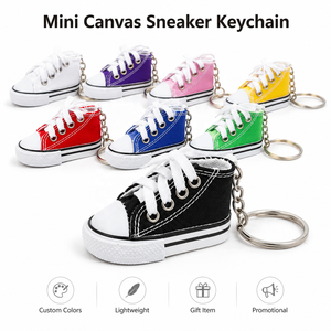 Llavero de zapatilla de lona miniatura con logo personalizado, llavero de zapato realista para promoción de marcas deportivas, regalo de graduación, venta al por mayor - Product Image 1