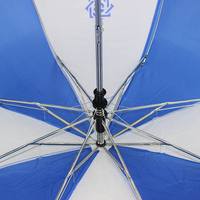 Parapluie promotionnel moderne à ouverture automatique, pliable en 2, avec poignée en J, en polyester bleu et blanc, personnalisable avec logo, idéal pour cadeaux d'affaires