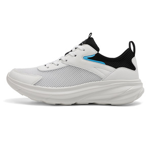 Chaussures de marche en maille blanche pour hommes, à lacets, bout rond, respirantes, semelle extérieure en caoutchouc, semelle intermédiaire en EVA, baskets décontractées toutes saisons - Product Image 1