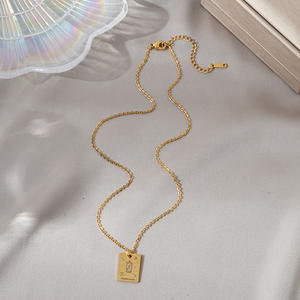 Diseño sentido <span class=keywords><strong>Tarot</strong></span> tarjeta collar esotérico símbolo colgante Acero inoxidable clavícula collar dorado cuadrado joyería para damas - Product Image 5