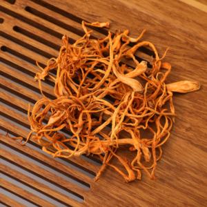 เห็ดถั่งเช่าทองคำออร์แกนิก ผลิตภัณฑ์ประเภทดอกเห็ดแห้ง - Product Image 2