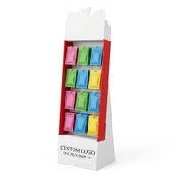 Présentoir de sol en carton ondulé imprimé sur mesure, présentoir de vente au détail POP avec crochets, support en papier pour emballages de sachets de snacks