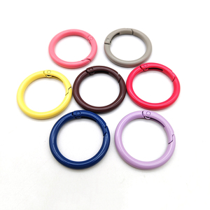 YYX 33MM porte à ressort joint torique rose mousqueton rond mousqueton rond porte à ressort en métal anneau ouvert pour sac - Product Image 3