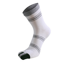 Xianghui coussin respirant haute qualité coton extérieur logo personnalisé course sport 5 doigts orteil chaussettes pour hommes
