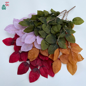 Feuilles de rose en soie de couleurs mélangées, fleurs artificielles faites à la main pour décorations d'allée de mariage - Product Image 2
