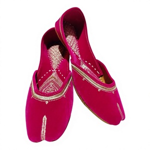 Chaussures pour femmes de haute qualité BS INTERNATIONAL, broderie indienne fantaisie, décoration en cristal, motif floral, nouvelle tendance de la mode, authentiques - Product Image 4