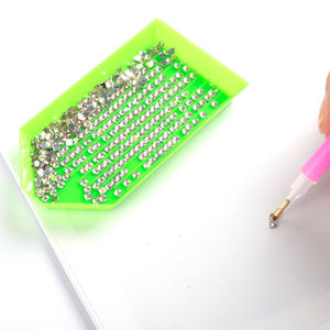 Vente en gros de peinture <span class=keywords><strong>diamant</strong></span> 5D, perles de cristal en résine carrées, perles de <span class=keywords><strong>diamant</strong></span> <span class=keywords><strong>DMC</strong></span> 477 couleurs éblouissantes pour vos propres créations artistiques DIY - Product Image 5