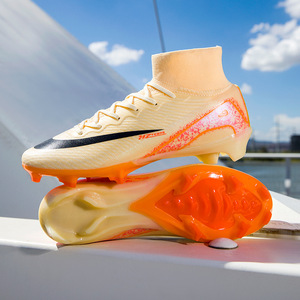 Chaussures <span class=keywords><strong>de</strong></span> football Futsal Messi <span class=keywords><strong>Neymar</strong></span> personnalisables en gros, chaussures <span class=keywords><strong>de</strong></span> sport antidérapantes pour hommes/femmes, mode en caoutchouc PU été - Product Image 3
