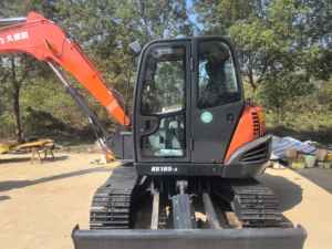 Pelleteuse sur chenilles Kubota KX185 de seconde main de 8.5 tonnes Kubota KX185 Mini pelle d'occasion Équipement haute performance Japon CE d'origine - Product Image 2