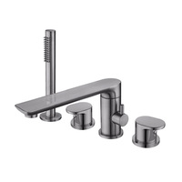 Ensemble de douche trois-quatre pièces en laiton brossé avec bec pivotant allongé, montage sur baignoire, mitigeur eau chaude et froide