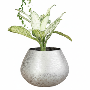 Pot de fleurs en métal de haute qualité fini argent martelé meilleur pot de fleurs de conception pour jardinière décorée de jardin et de balcon - Product Image 1