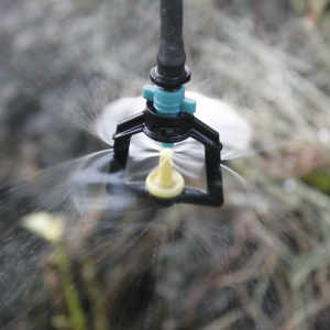 Quay Micro <span class=keywords><strong>Sprinkler</strong></span> hệ thống thủy lợi khúc xạ atomization cho nông nghiệp và vườn hiệu quả cao vườn vòi phun nước - Product Image 3