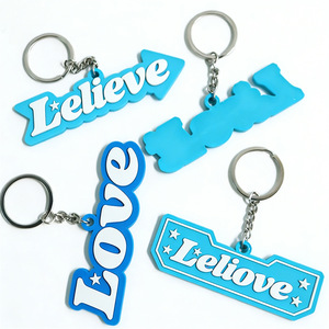 Llavero de Silicona de Alta Calidad, Impermeable y Ecológico, Personalizado con Diseño de Amor, Llavero de PVC con Anillo Metálico para Mochila o Bolso - Product Image 4