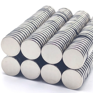 Gran Oferta N35 N45 Imanes de Tierras Raras 18x3, Imán de Neodimio Fuerte con Orificio para Almacenamiento de Herramientas - Product Image 1