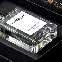 Boîte à parfum rigide noire haut de gamme en deux parties avec couvercle amovible et insert ajusté pour présentation d'emballages de parfums personnalisés