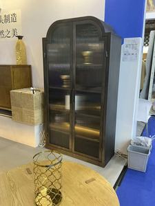 Armoire de présentation en métal noir avec portes en verre cannelé, 4 étagères, meubles de salon modernes et industriels - Product Image 2